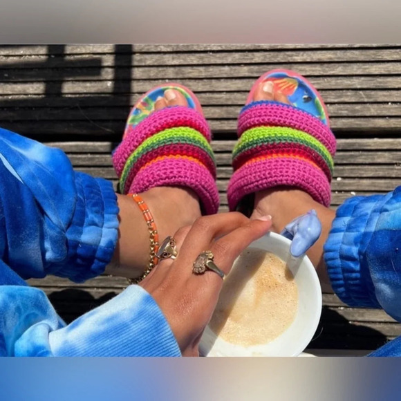 Farm Rio Blue Macaw Crochet Anatomic Slide Sandal - Picture 4 of 12